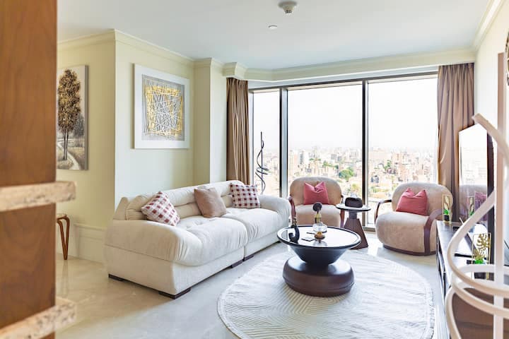 St. Regis, 1 Bedroom Suite, Partial Nile view — furnished room in hotel in St. Regis Towers